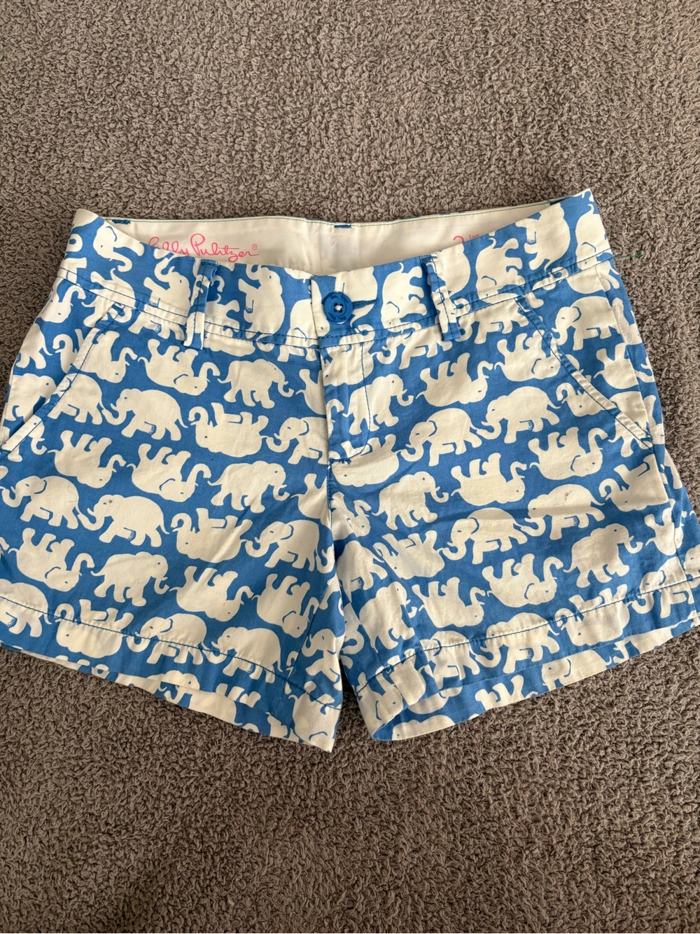 Lilly Pulitzer Blue and White Elephant Print High-Waist Shorts
#preppy #luxury